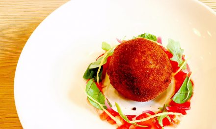 Arancini of rice, quinoa and mozzarella, and tomato tartare