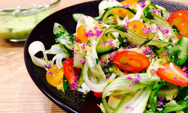 Salade de courgettes & asperges, vinaigrette d’avocat