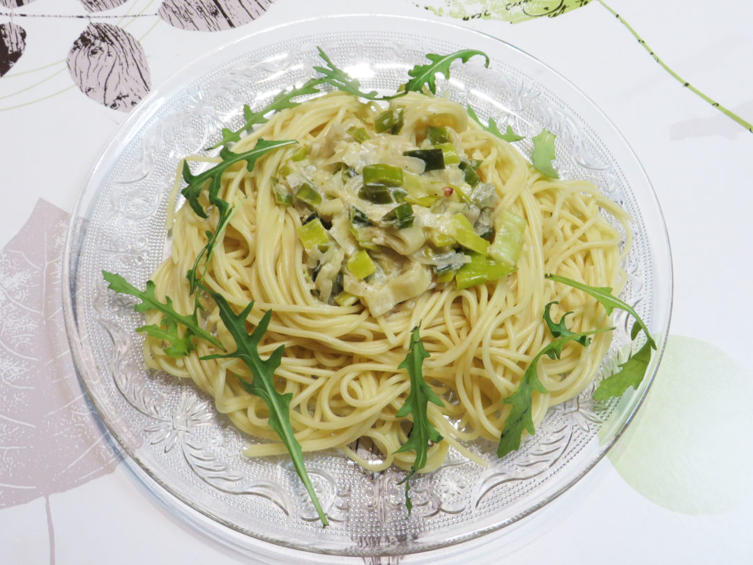 Pâtes avec sauce aux poireaux gourmand, simple et rapide ! Lundi Veggie