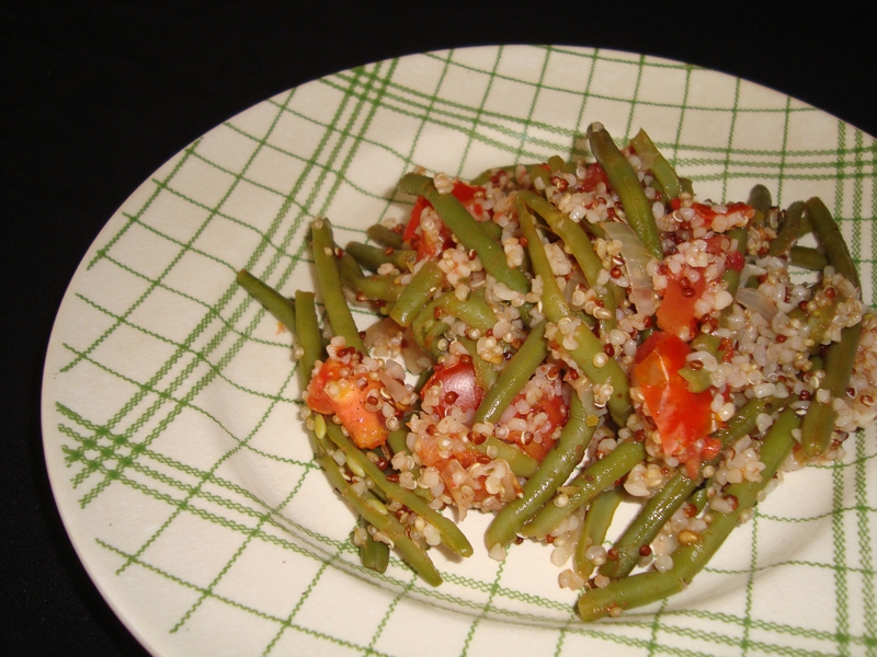 Poêlée de haricots verts, quinoa, boulgour et tomates